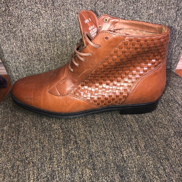 Trotters Brown leather boots sz6.5 w Marlene style - Picture 3 of 8